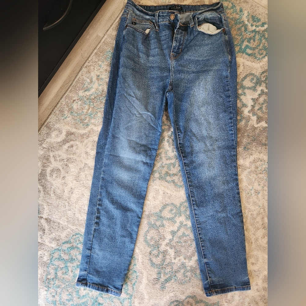 Judy blue size 9 mid rise skinny jean